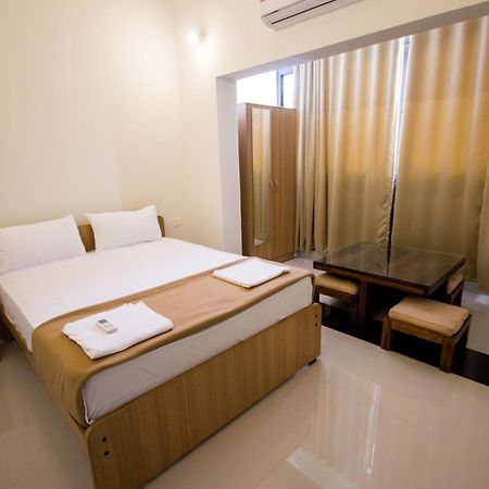 2Bhk -Balcony & Pool View -Monarch Palms, Cadolim Apartment Candolim Exterior photo