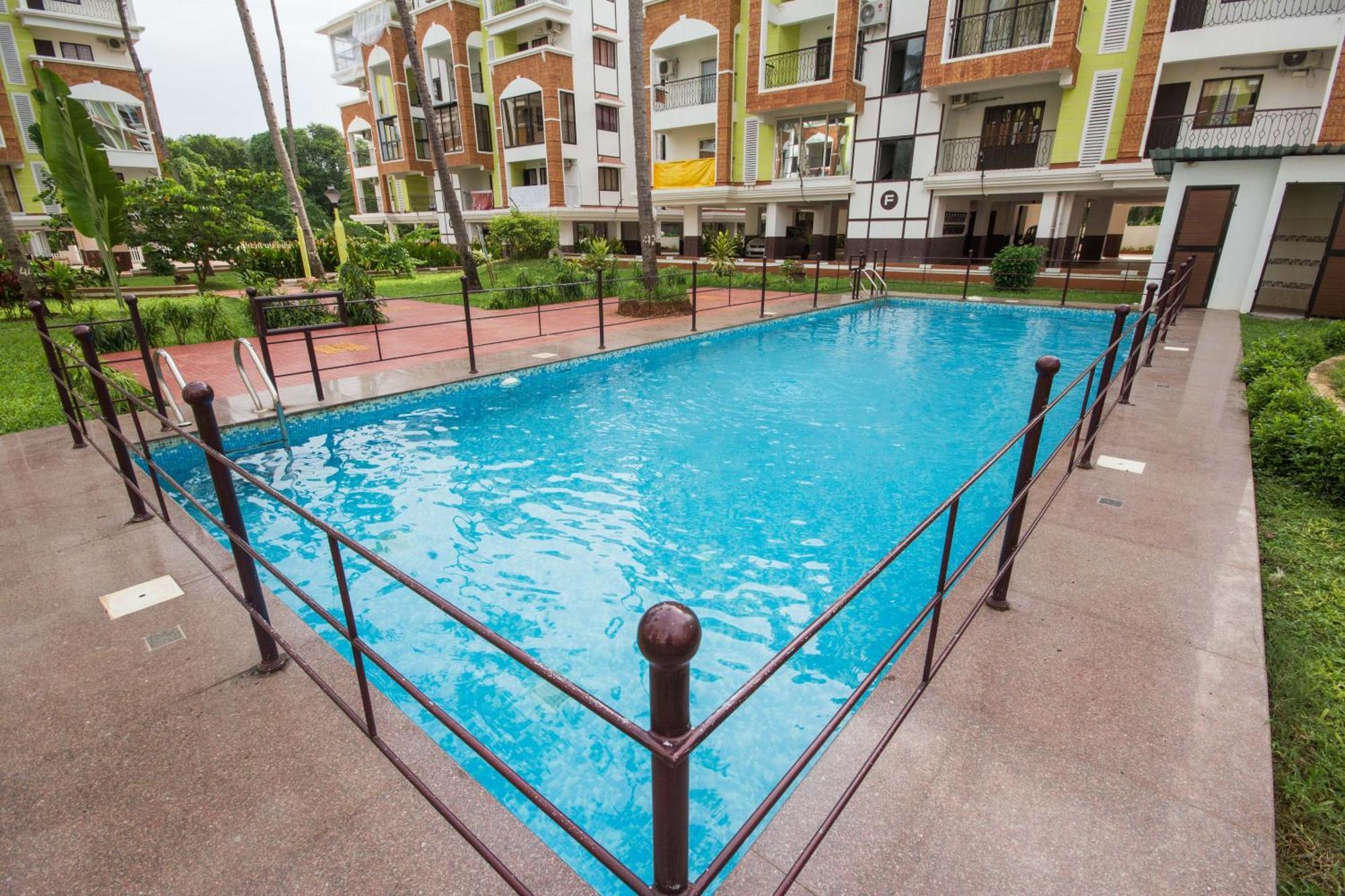 2Bhk -Balcony & Pool View -Monarch Palms, Cadolim Apartment Candolim Exterior photo