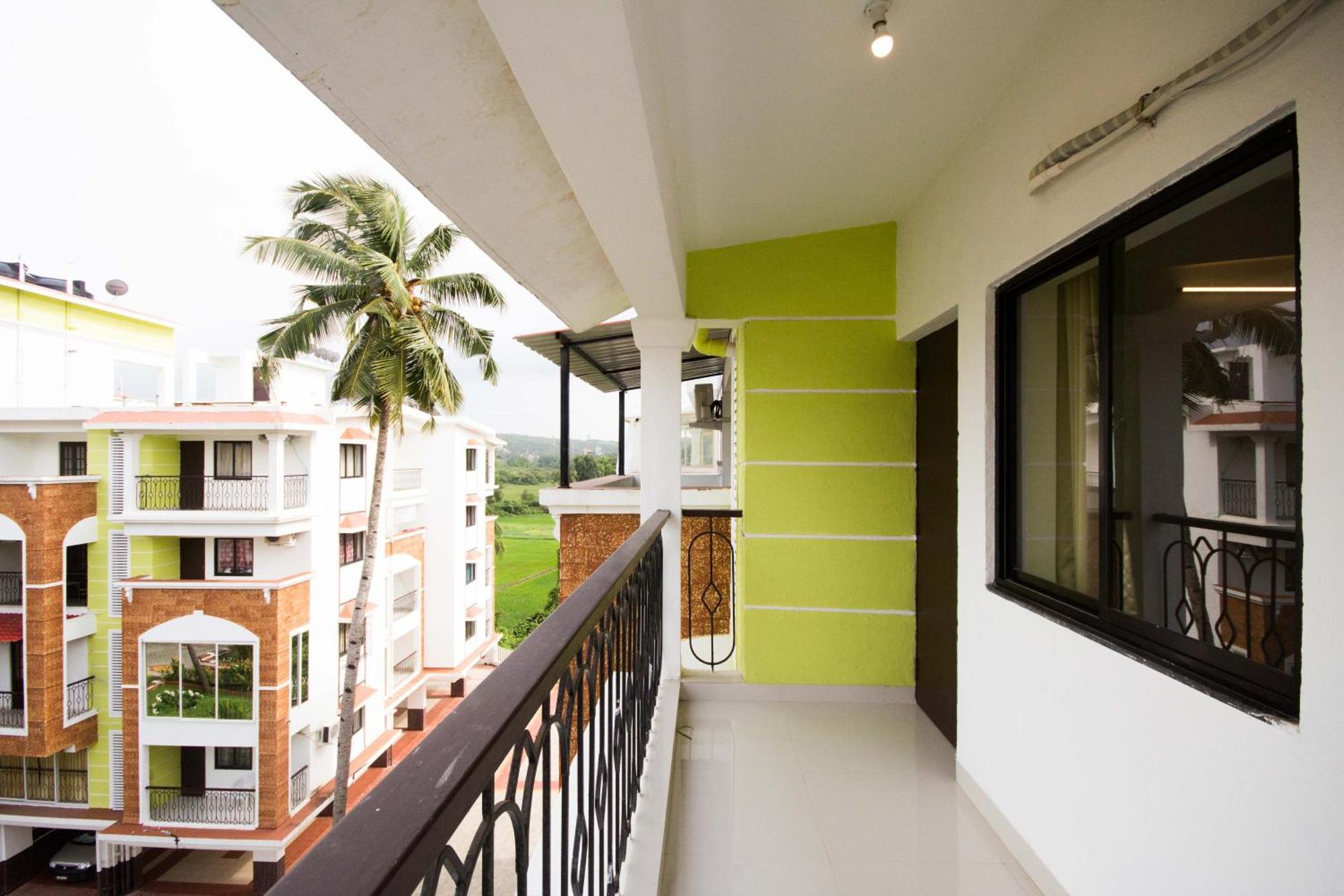 2Bhk -Balcony & Pool View -Monarch Palms, Cadolim Apartment Candolim Exterior photo
