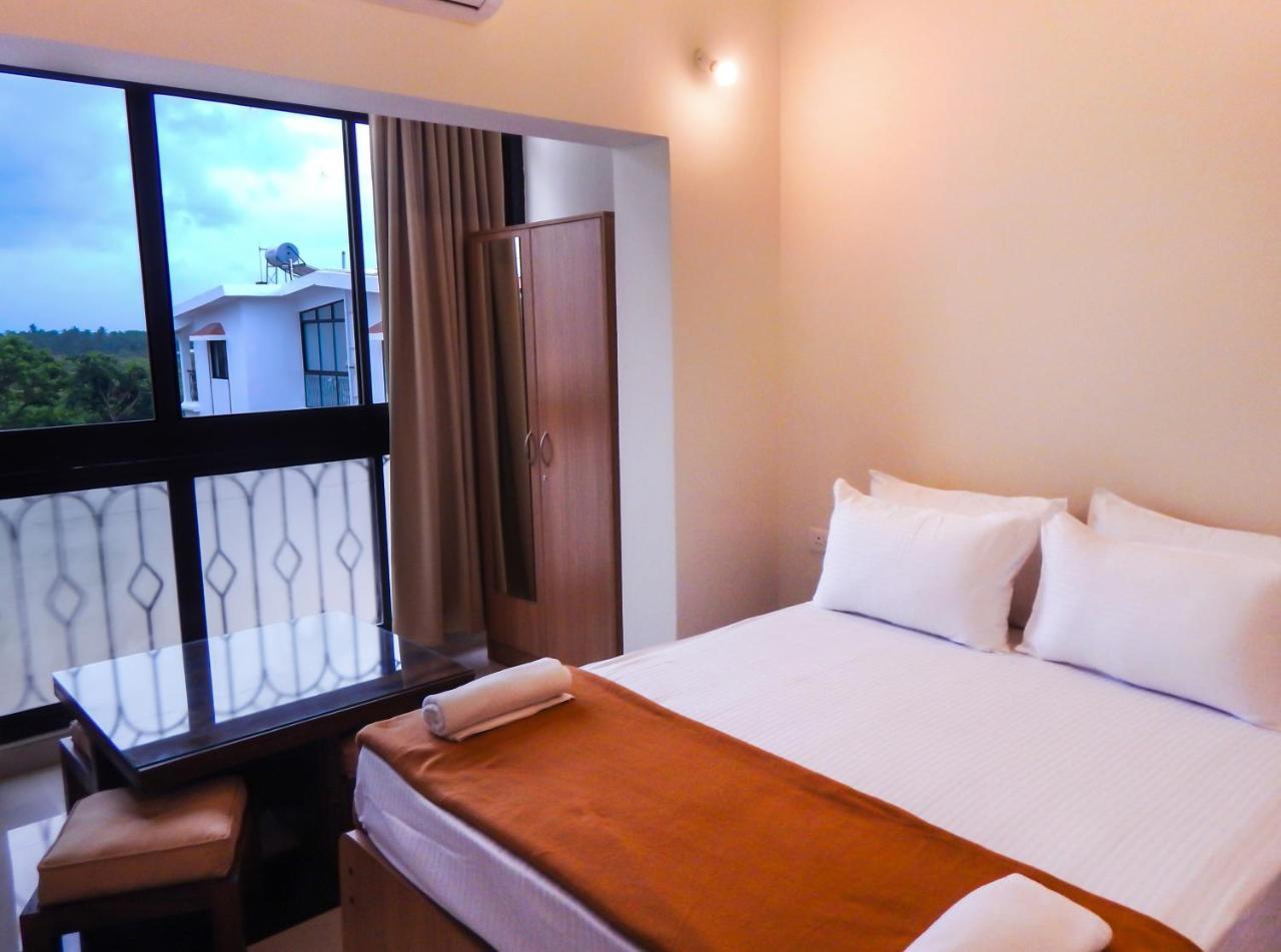 2Bhk -Balcony & Pool View -Monarch Palms, Cadolim Apartment Candolim Exterior photo